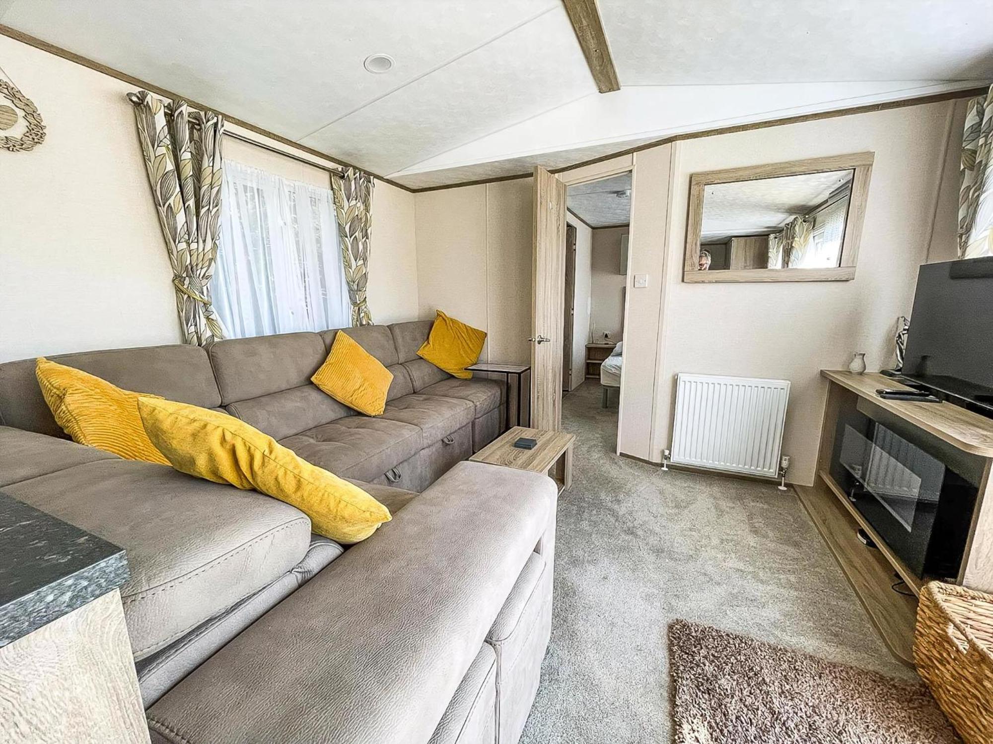 Beautiful 6 Berth Caravan At Breydon Water Nearby Great Yarmouth Ref 10056B Belton with Browston Exterior photo